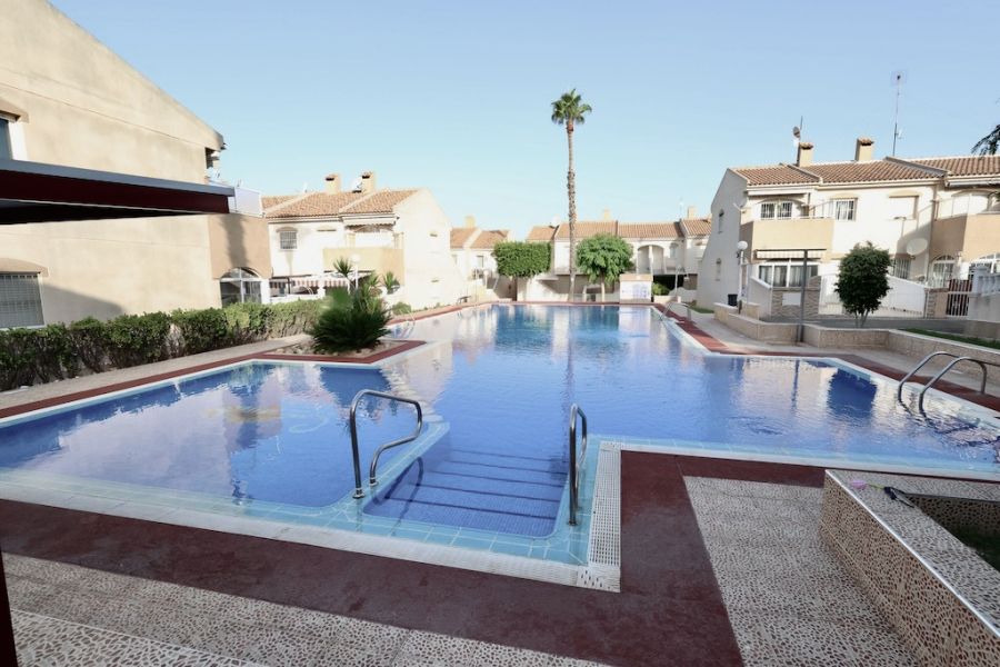Resale - Apartamento/Bungalow - Torrevieja  - Aguas Nuevas