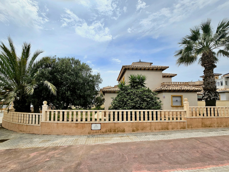 Villa / Semi-adosado - Resale - Guardamar del Segura - EC03270