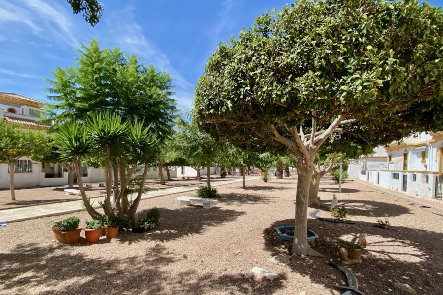 Resale - Duplex / Adosado - Torrevieja  - Aguas Nuevas