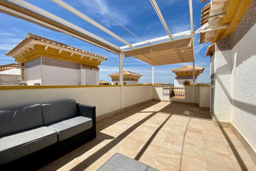 Resale - Duplex / Adosado - Torrevieja  - Aguas Nuevas