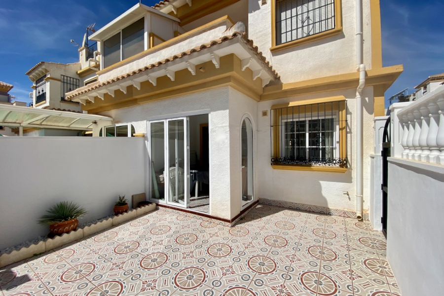 Resale - Duplex / Adosado - Torrevieja  - Aguas Nuevas
