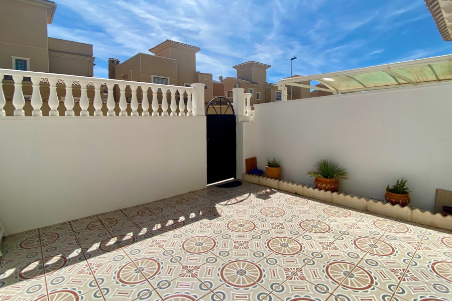 Resale - Duplex / Adosado - Torrevieja  - Aguas Nuevas