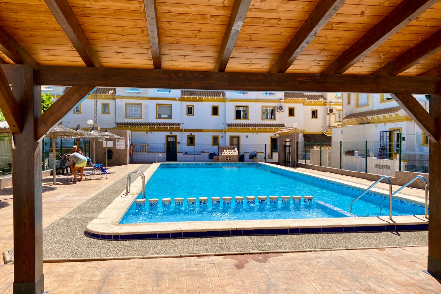 Resale - Duplex / Adosado - Torrevieja  - Aguas Nuevas