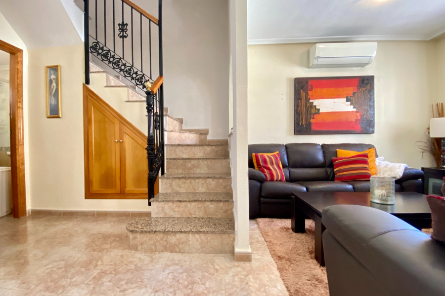 Resale - Duplex / Adosado - Torrevieja  - Aguas Nuevas