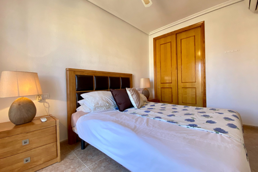 Resale - Duplex / Adosado - Torrevieja  - Aguas Nuevas