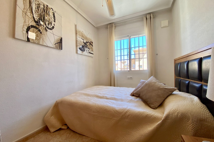 Resale - Duplex / Adosado - Torrevieja  - Aguas Nuevas