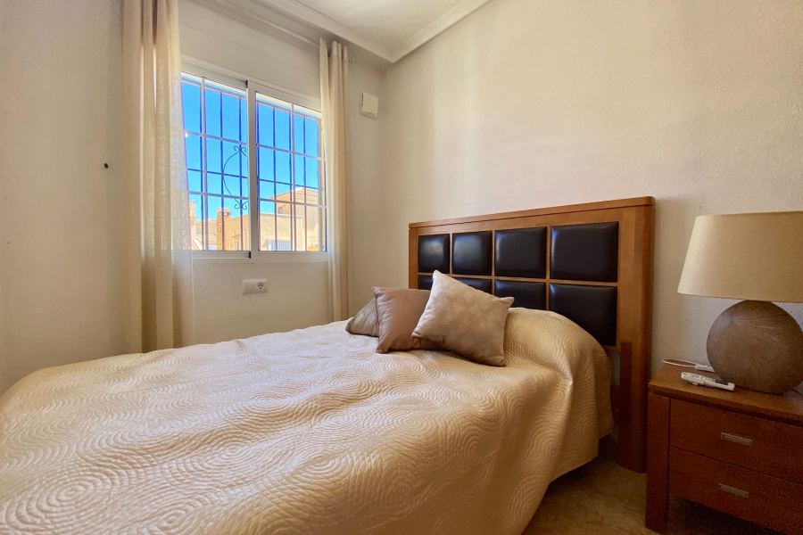 Resale - Duplex / Adosado - Torrevieja  - Aguas Nuevas