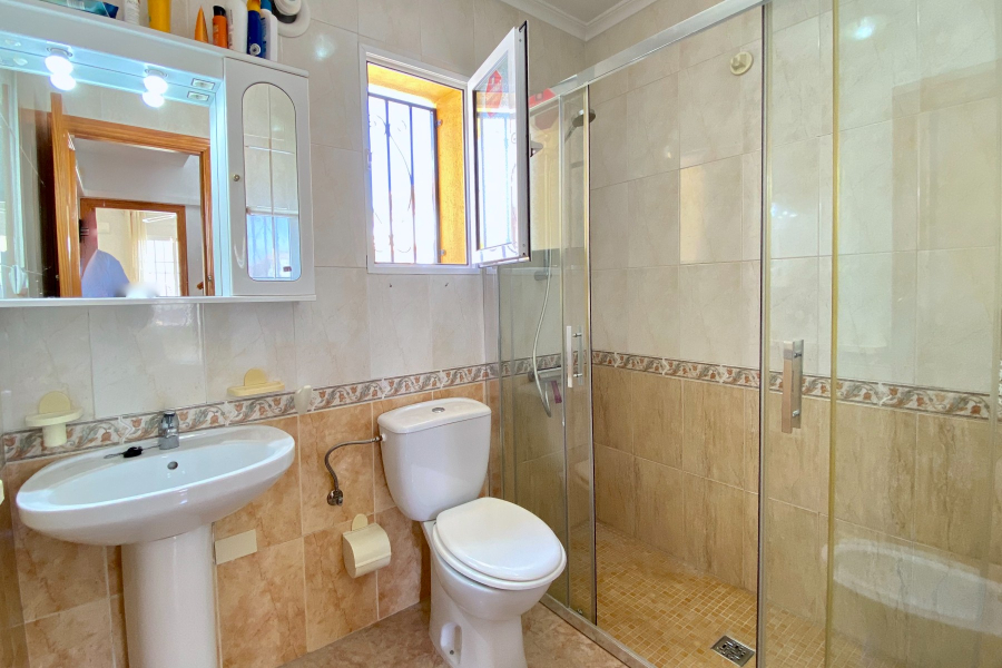 Resale - Duplex / Adosado - Torrevieja  - Aguas Nuevas