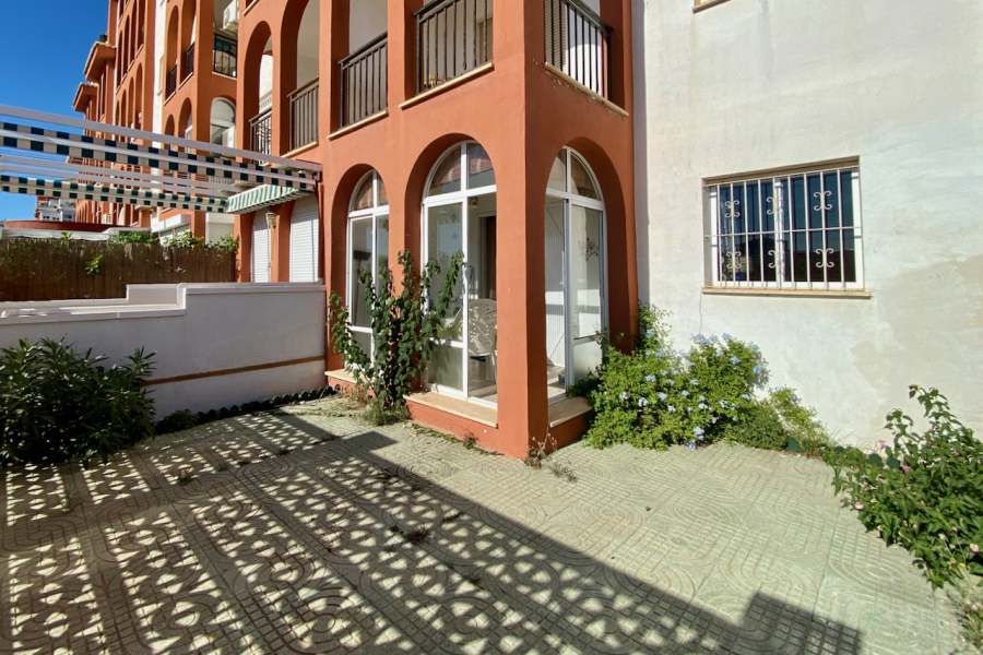 Resale - Apartamento/Bungalow - Torrevieja  - La Mata