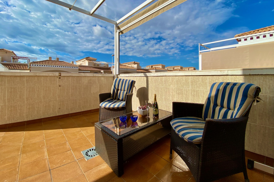 Resale - Duplex / Adosado - Torrevieja  - Aguas Nuevas