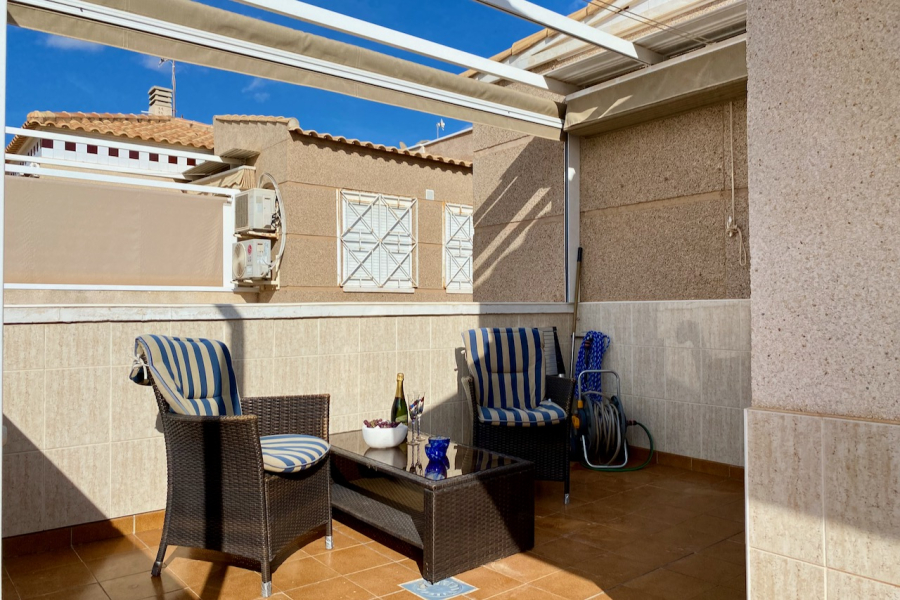 Resale - Duplex / Adosado - Torrevieja  - Aguas Nuevas