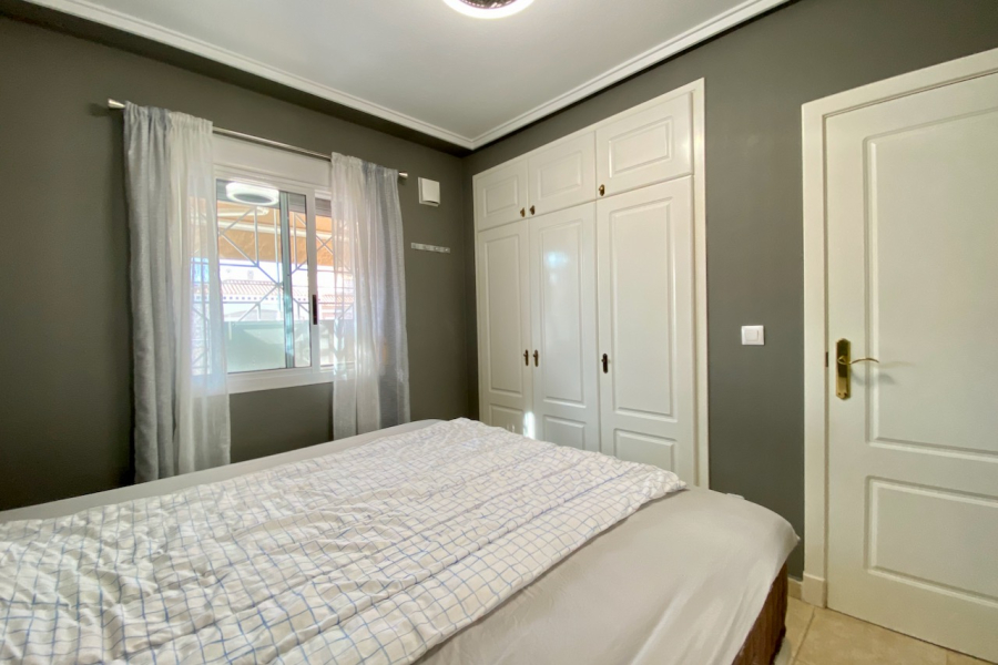 Resale - Duplex / Adosado - Torrevieja  - Aguas Nuevas