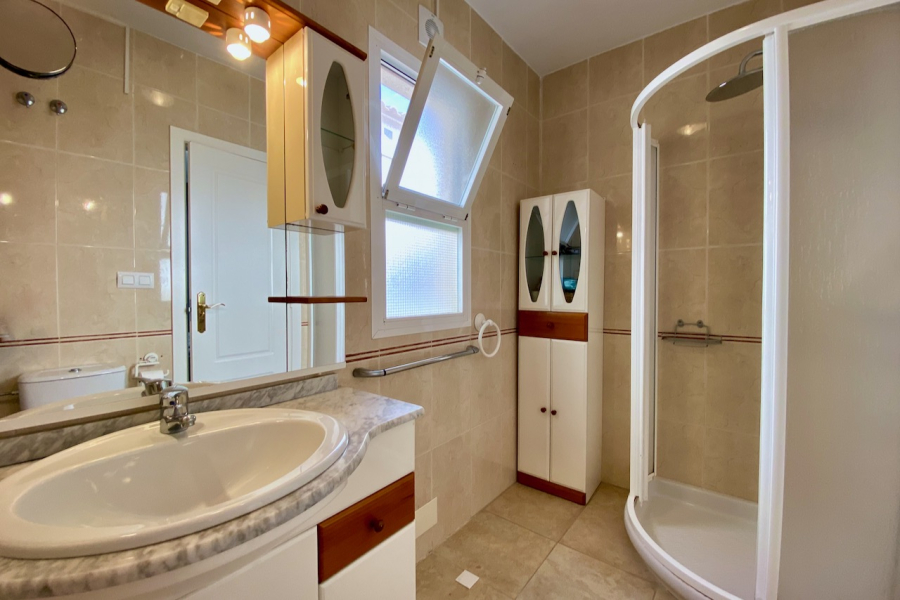 Resale - Duplex / Adosado - Torrevieja  - Aguas Nuevas