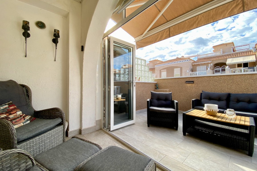 Resale - Duplex / Adosado - Torrevieja  - Aguas Nuevas