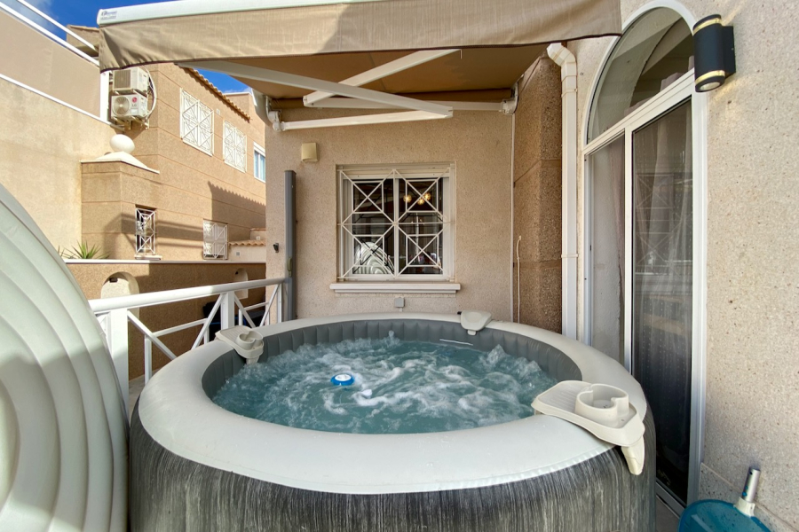 Resale - Duplex / Adosado - Torrevieja  - Aguas Nuevas