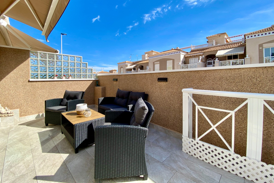 Resale - Duplex / Adosado - Torrevieja  - Aguas Nuevas