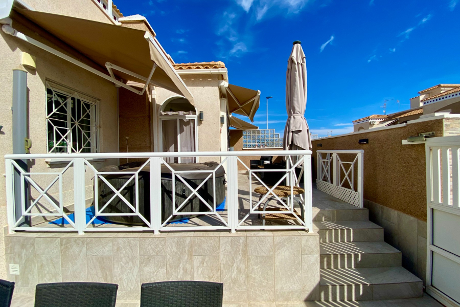 Resale - Duplex / Adosado - Torrevieja  - Aguas Nuevas