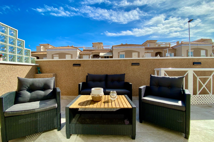 Resale - Duplex / Adosado - Torrevieja  - Aguas Nuevas