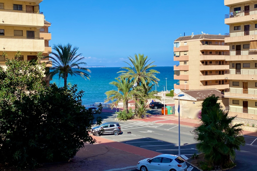 Resale - Apartamento/Bungalow - Torrevieja  - La Mata