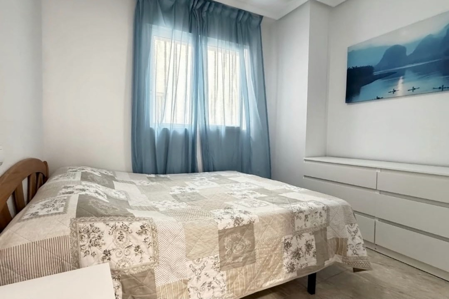 Resale - Apartamento/Bungalow - Torrevieja  - La Mata