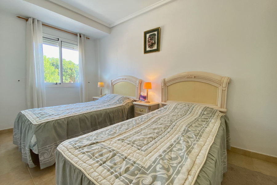 Resale - Duplex / Adosado - Torrevieja  - Aguas Nuevas