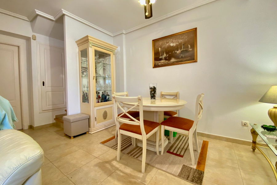 Resale - Duplex / Adosado - Torrevieja  - Aguas Nuevas