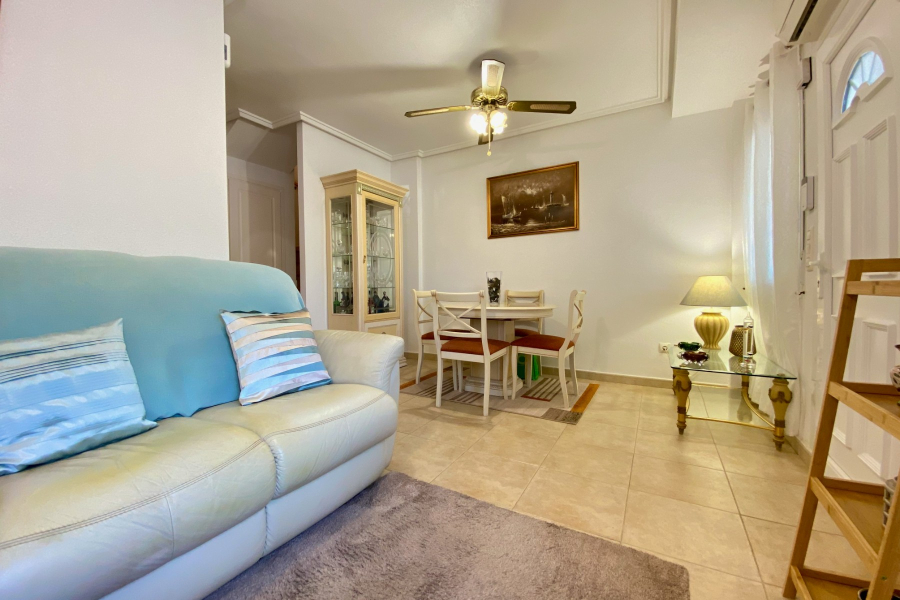 Resale - Duplex / Adosado - Torrevieja  - Aguas Nuevas