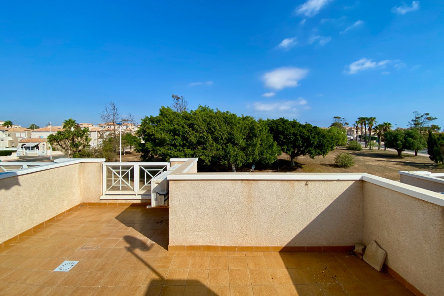 Resale - Duplex / Adosado - Torrevieja  - Aguas Nuevas