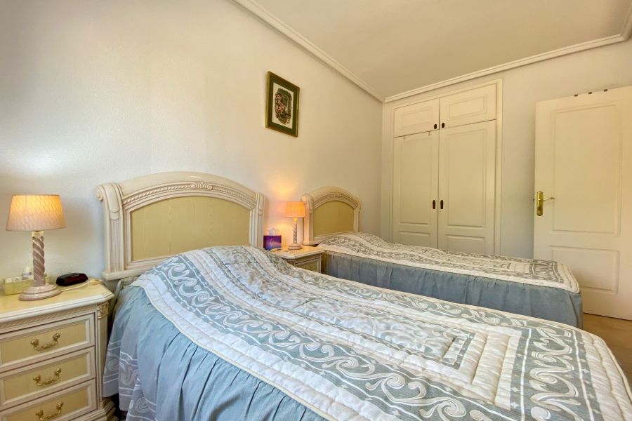 Resale - Duplex / Adosado - Torrevieja  - Aguas Nuevas