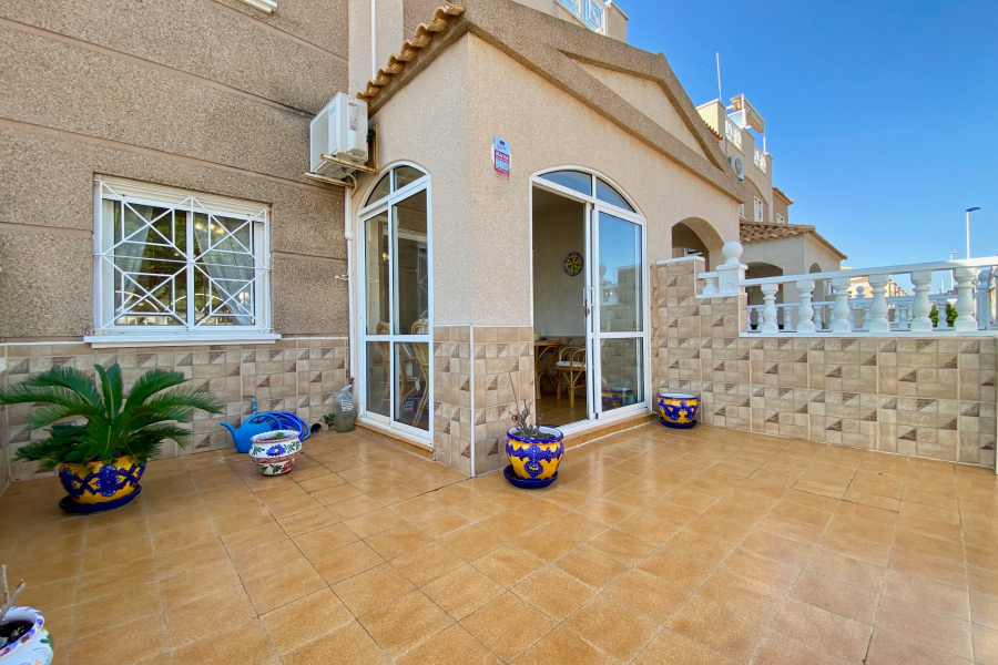 Resale - Duplex / Adosado - Torrevieja  - Aguas Nuevas