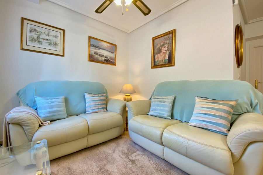 Resale - Duplex / Adosado - Torrevieja  - Aguas Nuevas