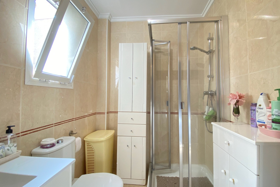 Resale - Duplex / Adosado - Torrevieja  - Aguas Nuevas