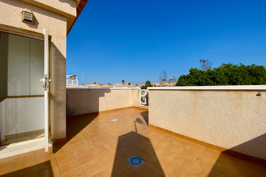 Resale - Duplex / Adosado - Torrevieja  - Aguas Nuevas