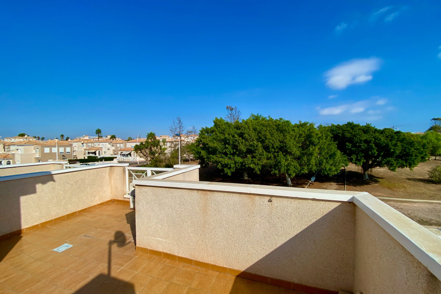 Resale - Duplex / Adosado - Torrevieja  - Aguas Nuevas