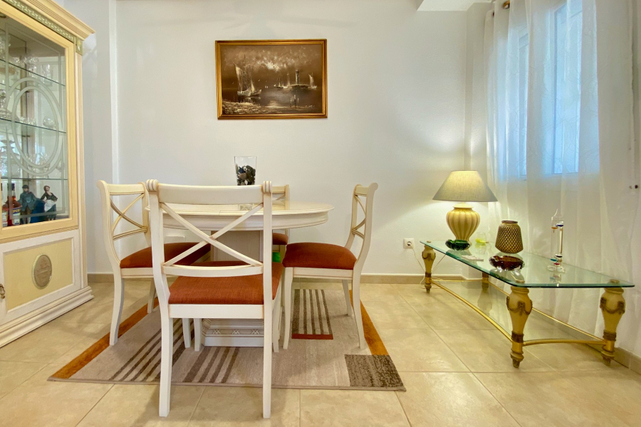 Resale - Duplex / Adosado - Torrevieja  - Aguas Nuevas