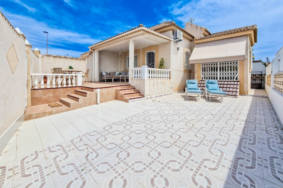 Resale - Duplex / Adosado - Torrevieja  - La Rosaleda - Los Frutales