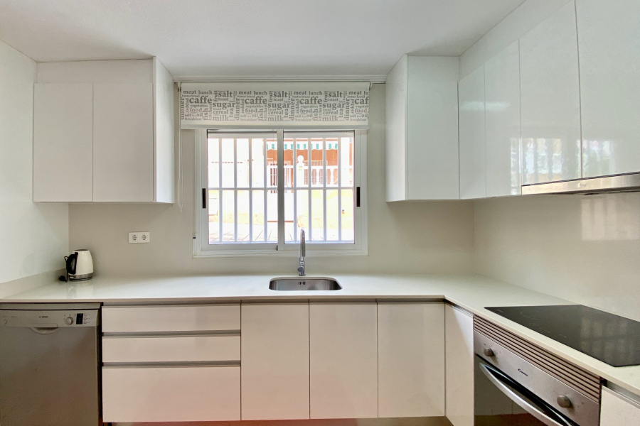 Resale - Duplex / Adosado - Torrevieja  - La Mata