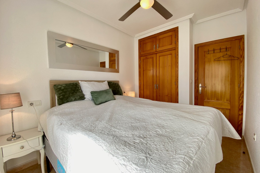 Resale - Duplex / Adosado - Torrevieja  - La Mata