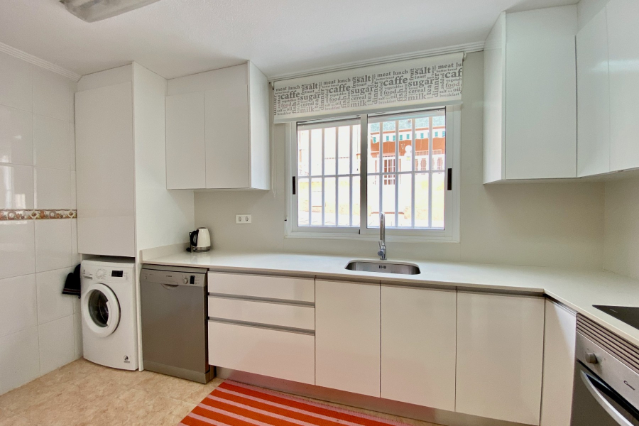 Resale - Duplex / Adosado - Torrevieja  - La Mata