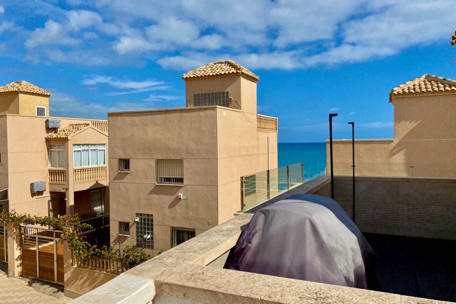 Resale - Duplex / Adosado - Torrevieja  - La Mata