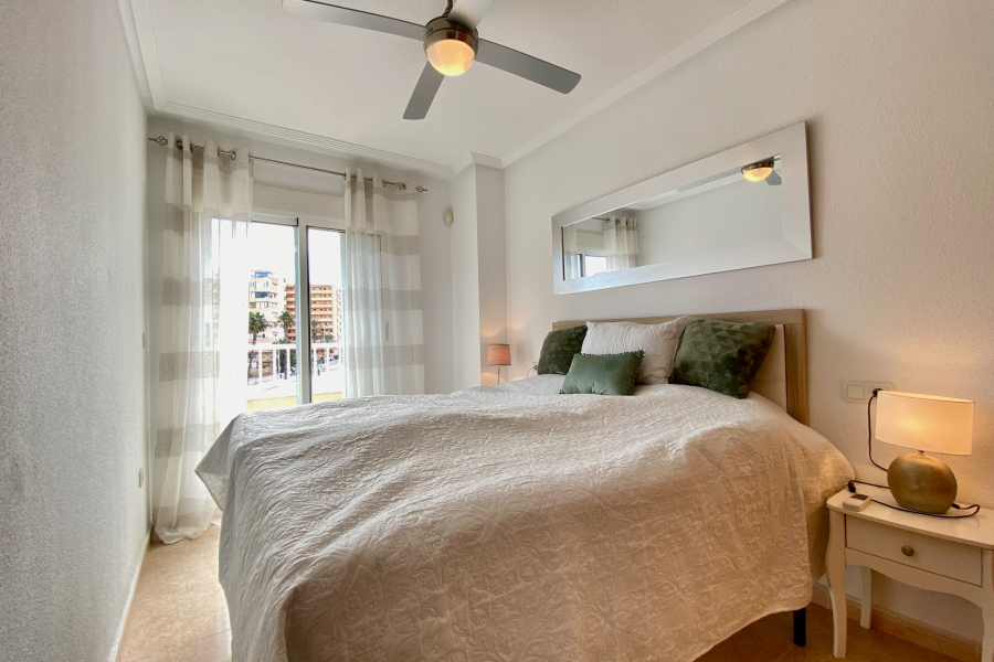 Resale - Duplex / Adosado - Torrevieja  - La Mata