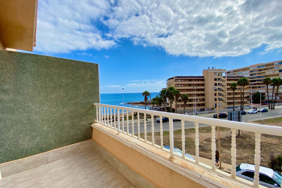 Resale - Duplex / Adosado - Torrevieja  - La Mata