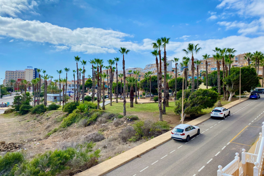 Resale - Duplex / Adosado - Torrevieja  - La Mata