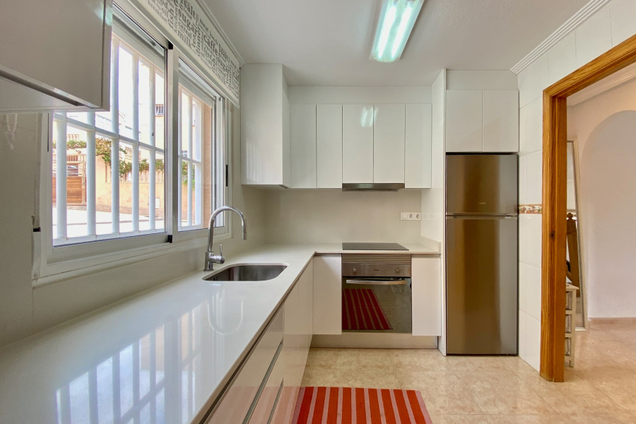 Resale - Duplex / Adosado - Torrevieja  - La Mata