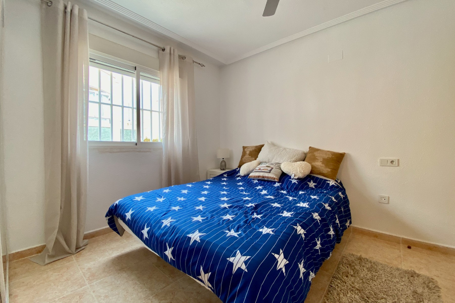 Resale - Duplex / Adosado - Torrevieja  - La Mata