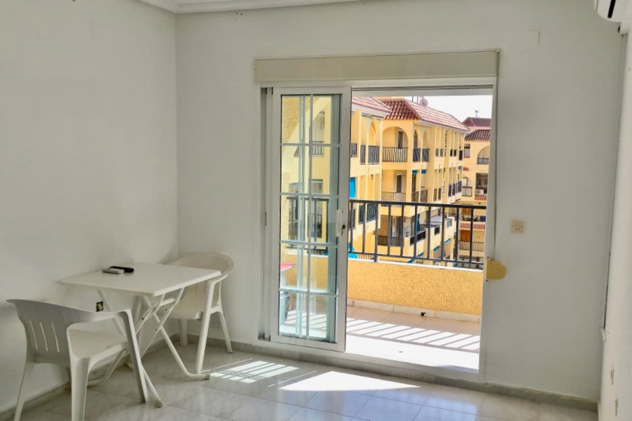 Resale - Apartamento/Bungalow - Torrevieja  - La Mata