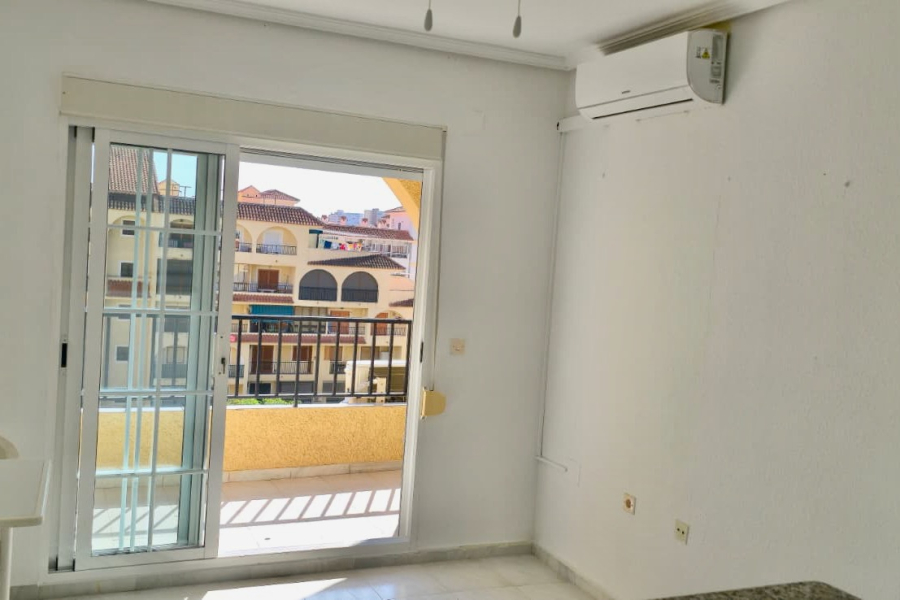 Resale - Apartamento/Bungalow - Torrevieja  - La Mata