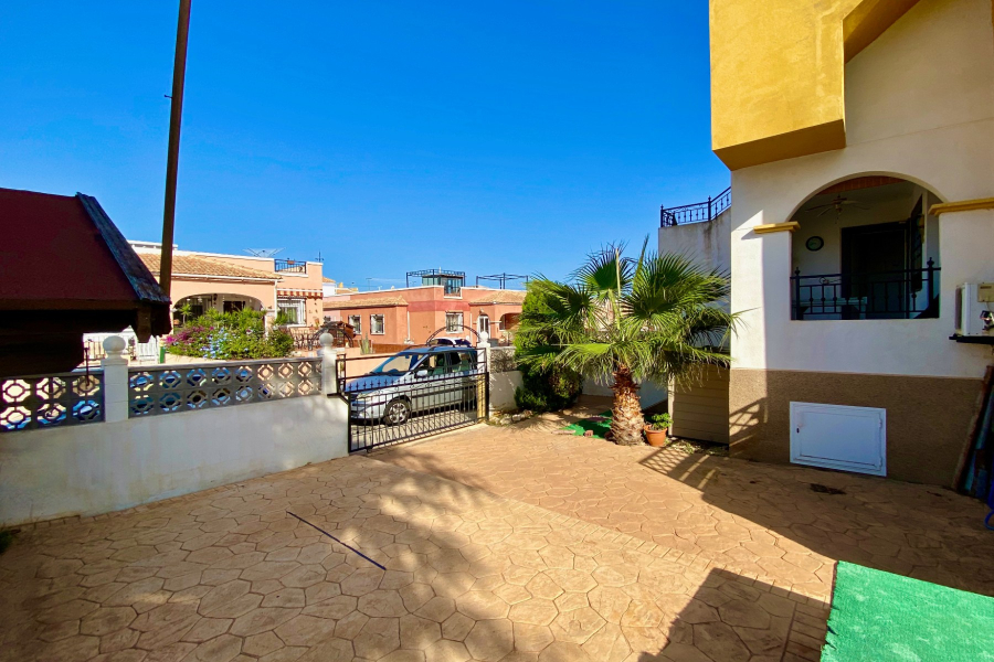 Resale - Apartamento/Bungalow - Los Montesinos - La Herrada