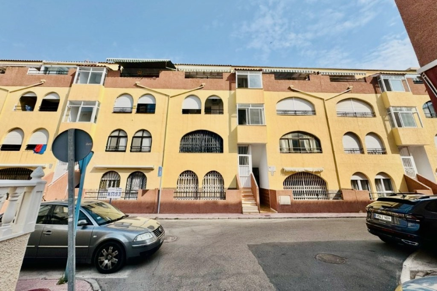 Resale - Apartamento/Bungalow - Torrevieja  - La Mata