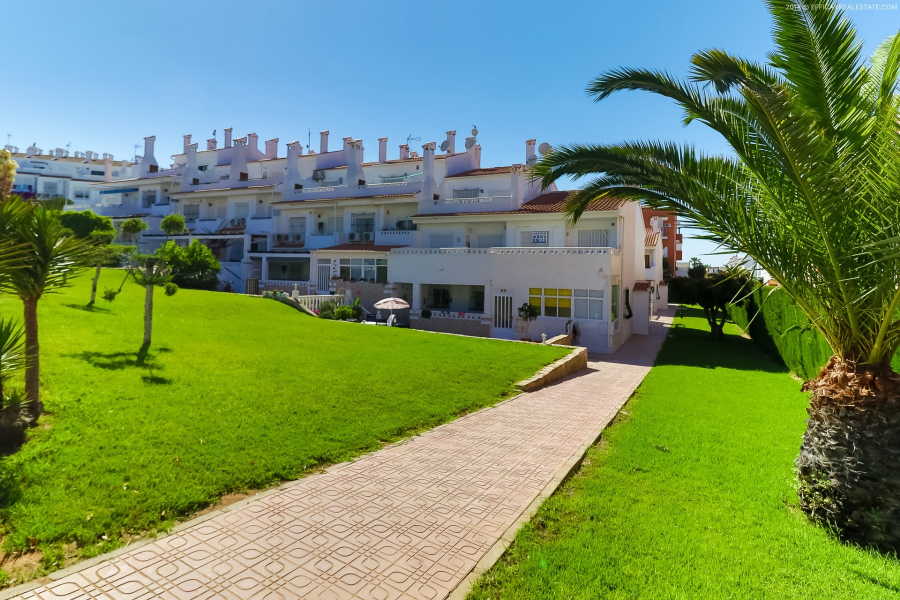 Resale - Duplex / Adosado - Torrevieja  - Torreblanca